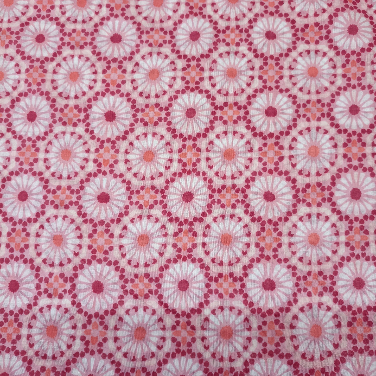 Katoen retro bloemen op roze achtergrond