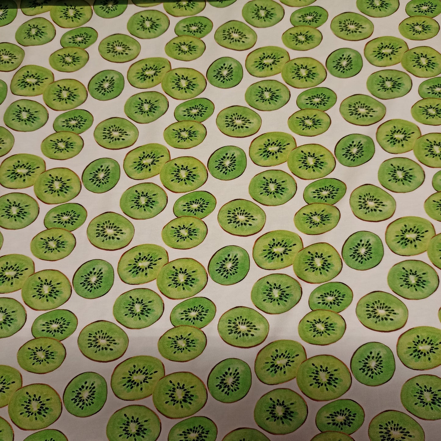 tricot kiwi op witte achtergrond
