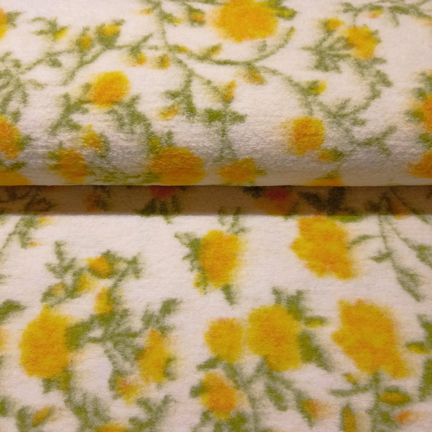 mantelstof gele bloemen