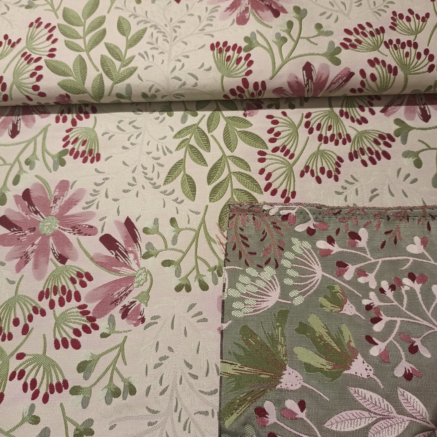 jacquard bloemen pastel