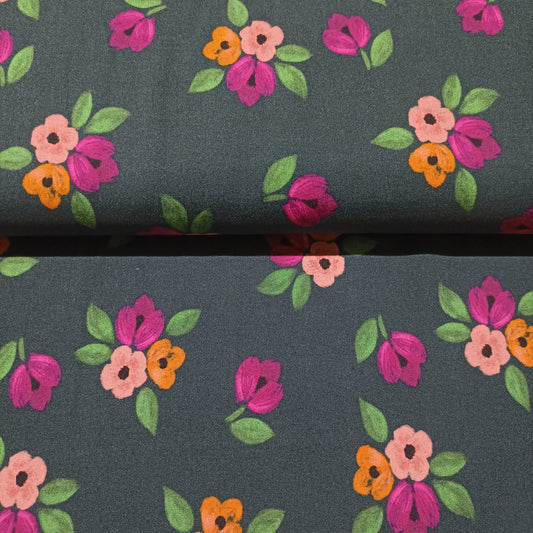 viscose bloemen op groene achtergrond